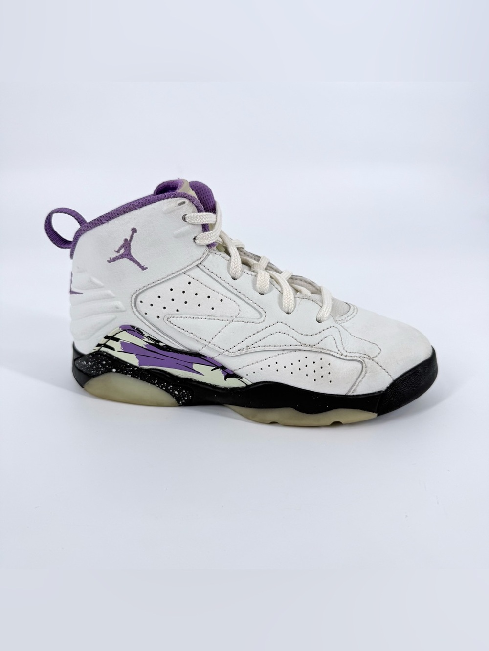 Jordan Jumpman MVP Sneakers Kids Size 1 White Purple Basketball Shoes
